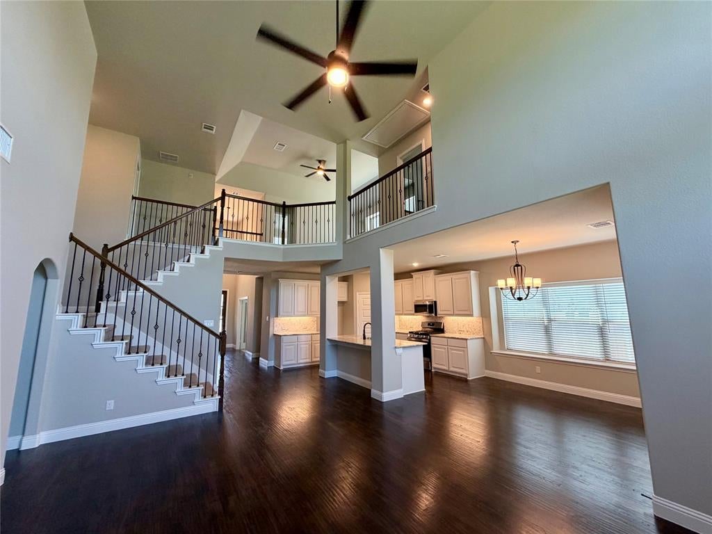 350 Devonshire Drive