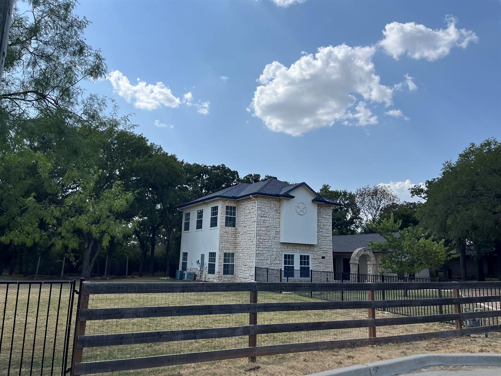 1621 Holly Place