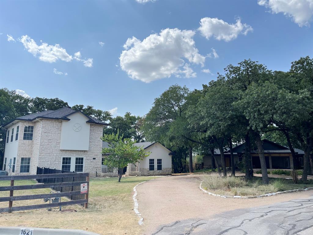 1621 Holly Place
