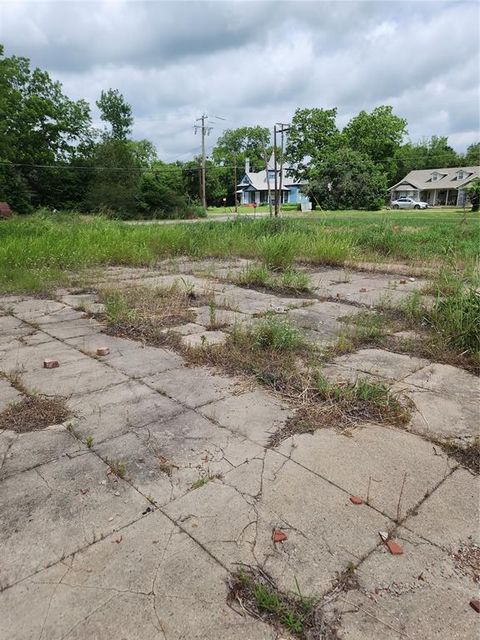 9 W Side Plaza Ladonia TX 75449