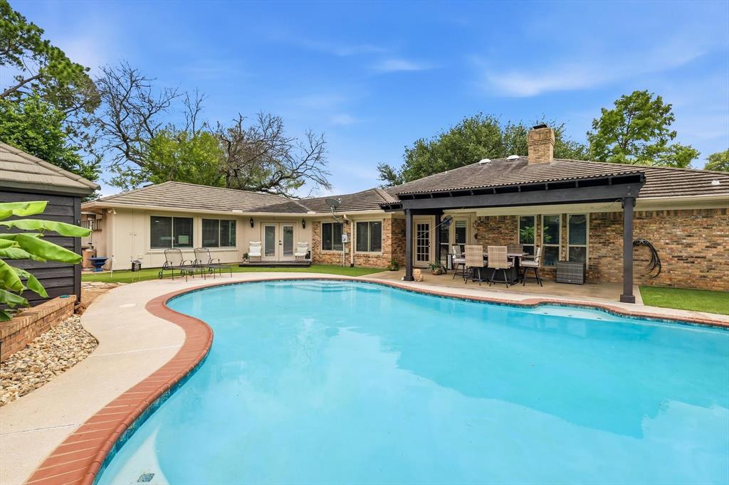 413 Blue Jay Court