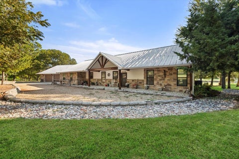 Photo of 529 La Bota, Corsicana, TX 75109 (MLS # 21387885)