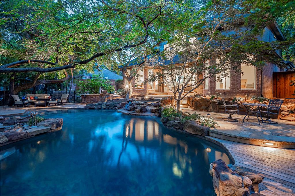 Flower Mound, Texas 75022, United States, 4 Bedrooms Bedrooms, ,4 BathroomsBathrooms,Residential,Pending,198532