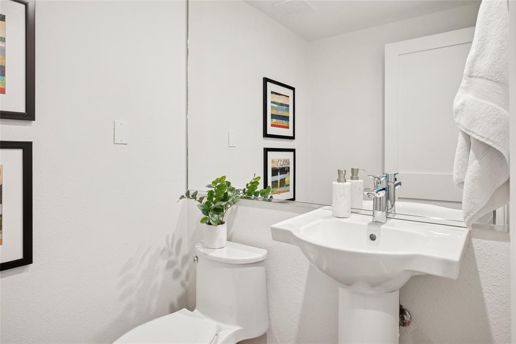 Flower Mound, Texas 75022, United States, 4 Bedrooms Bedrooms, ,4 BathroomsBathrooms,Residential,Pending,198532