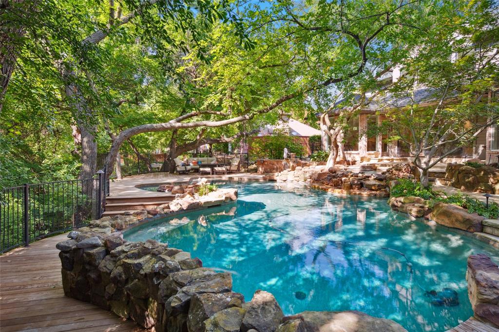 Flower Mound, Texas 75022, United States, 4 Bedrooms Bedrooms, ,4 BathroomsBathrooms,Residential,Pending,198532