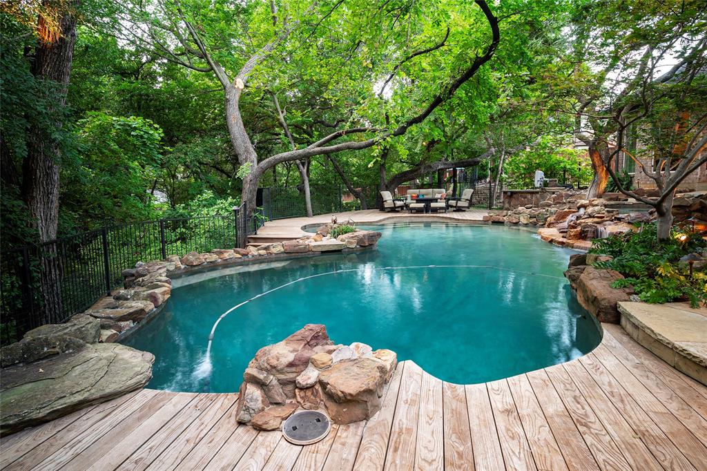 Flower Mound, Texas 75022, United States, 4 Bedrooms Bedrooms, ,4 BathroomsBathrooms,Residential,Pending,198532