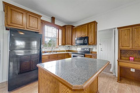 Tiny photo for 115 County Road 3100, Clarksville, TX 75426 (MLS # 21201295)