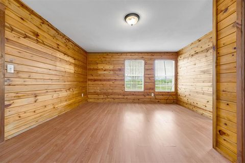 Tiny photo for 115 County Road 3100, Clarksville, TX 75426 (MLS # 21201295)