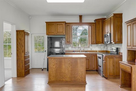 Tiny photo for 115 County Road 3100, Clarksville, TX 75426 (MLS # 21201295)