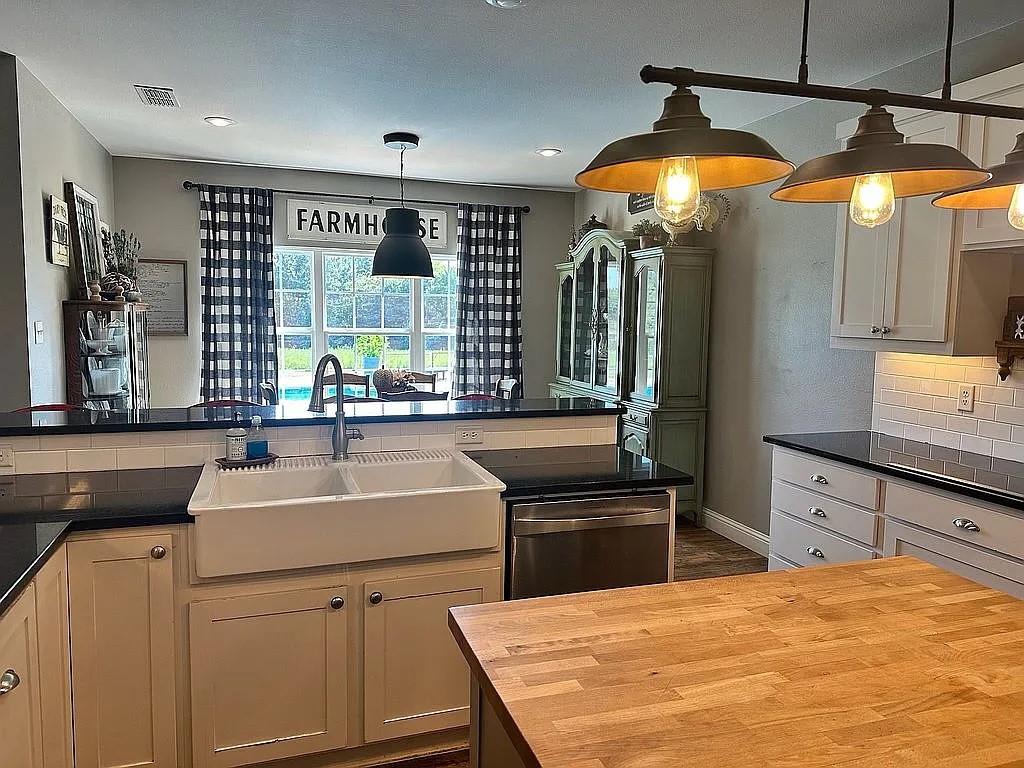 James Douthit Surv Abs #198 - Residential