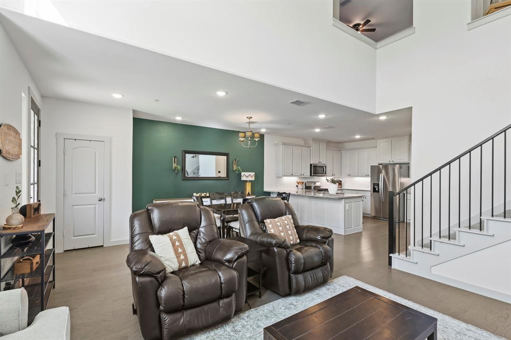 4880 Woodruff Way