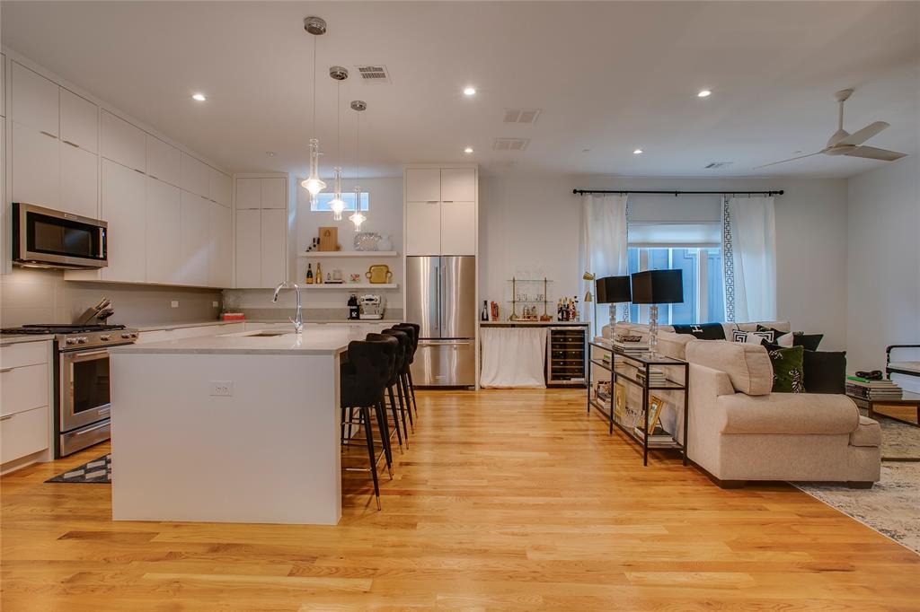 4223-4227 Holland Ave Bldg - Residential