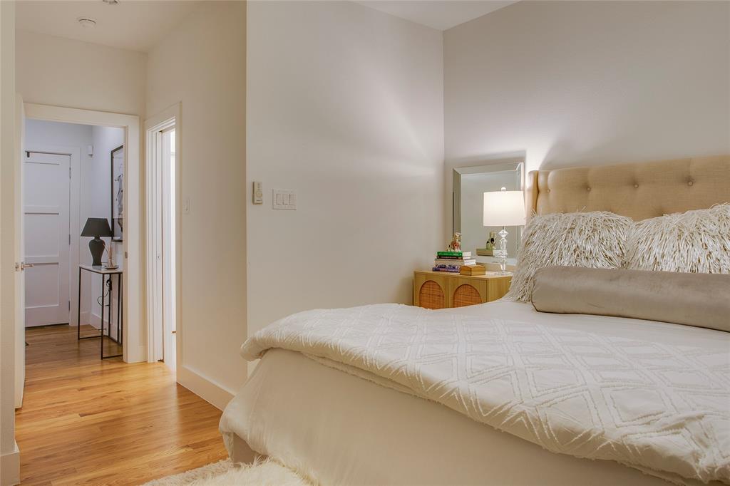 4223-4227 Holland Ave Bldg - Residential