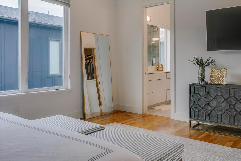 4223-4227 Holland Ave Bldg - Residential