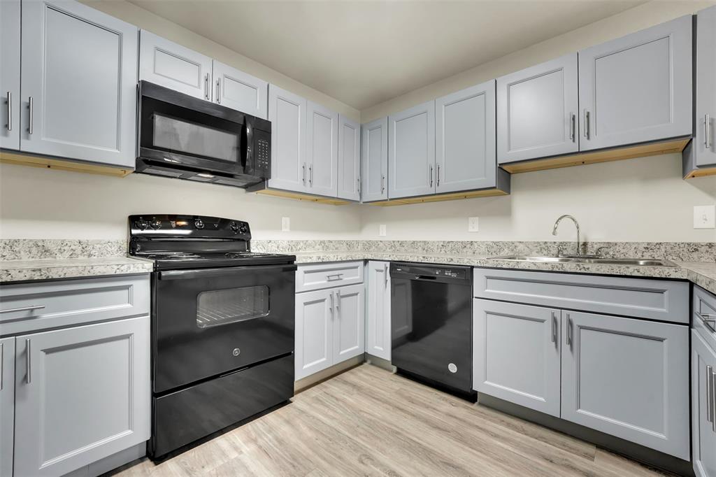 Sable Ridge Condos Ph 01-06 - Residential