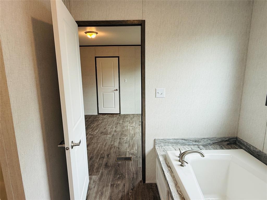 Oak Trail Shores Sec F - Residential