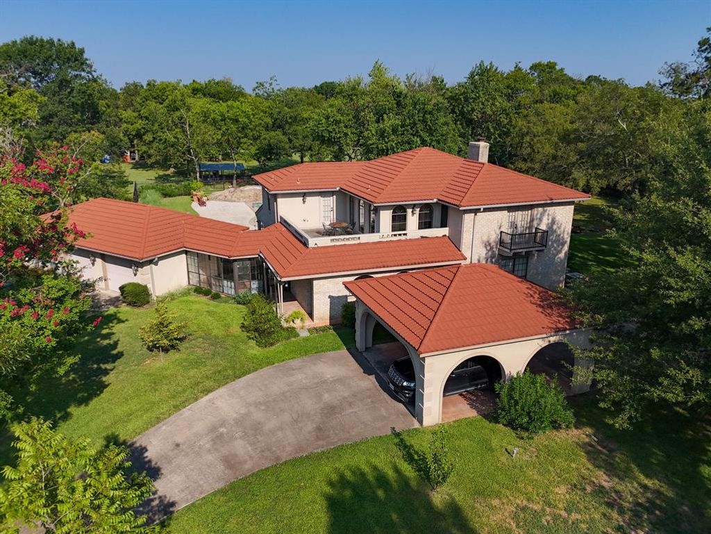 Photo of 408 Rainey Street, Bonham, TX 75418 (MLS # 21208938)