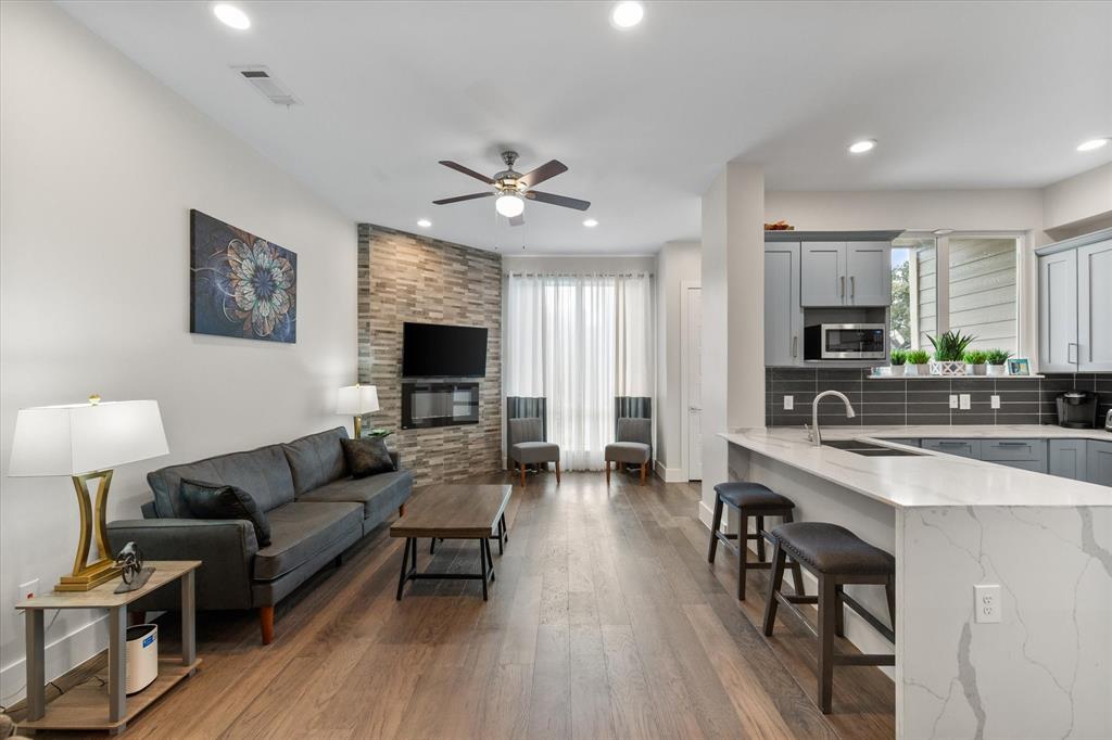 Timberleaf Lane Twnhms - Residential Lease