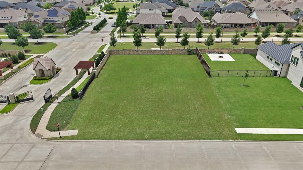 Photo of 1108 Knoll Crest Drive, Mansfield, TX 76063 (MLS # 21277061)