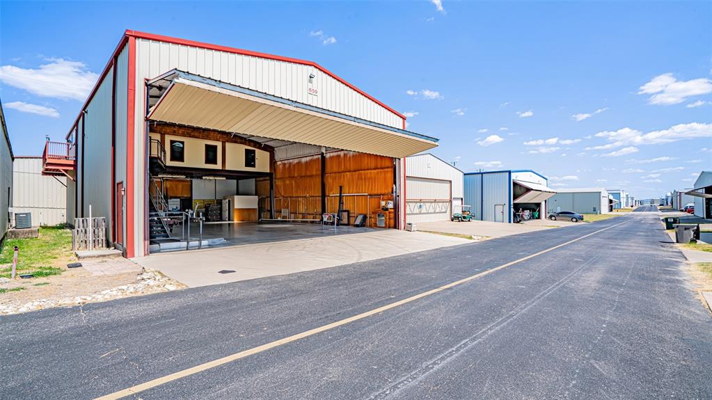 Hicks Airfield - Residential