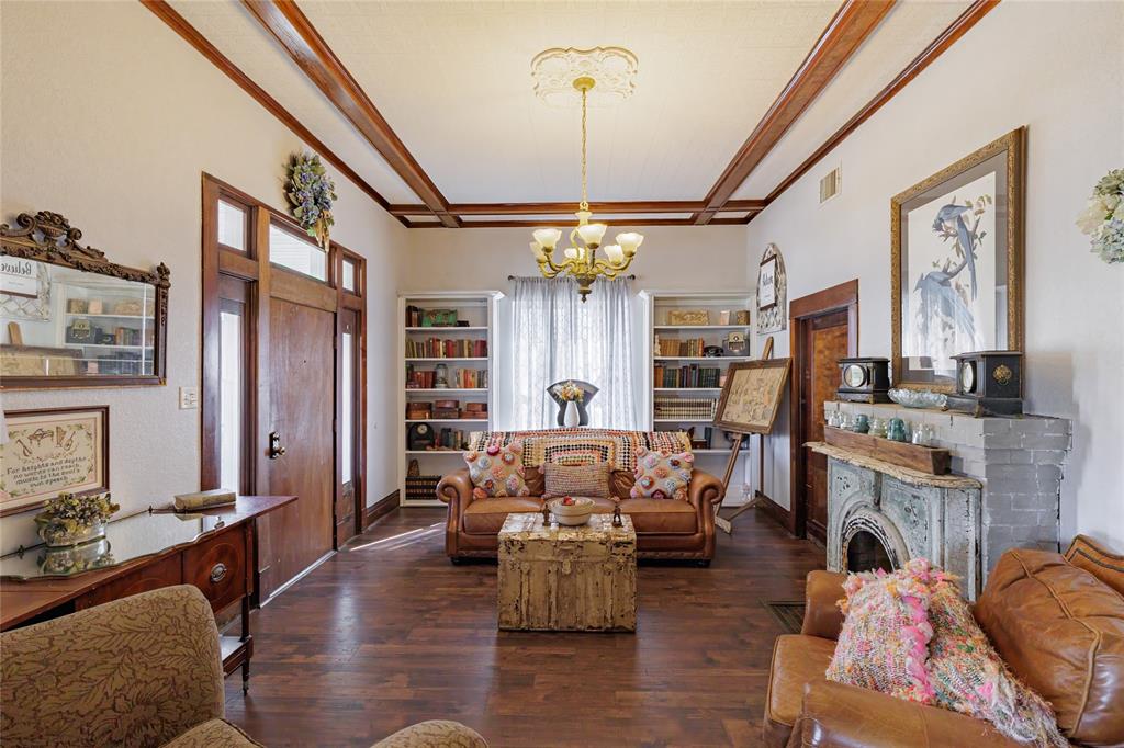 403 W Franklin Street