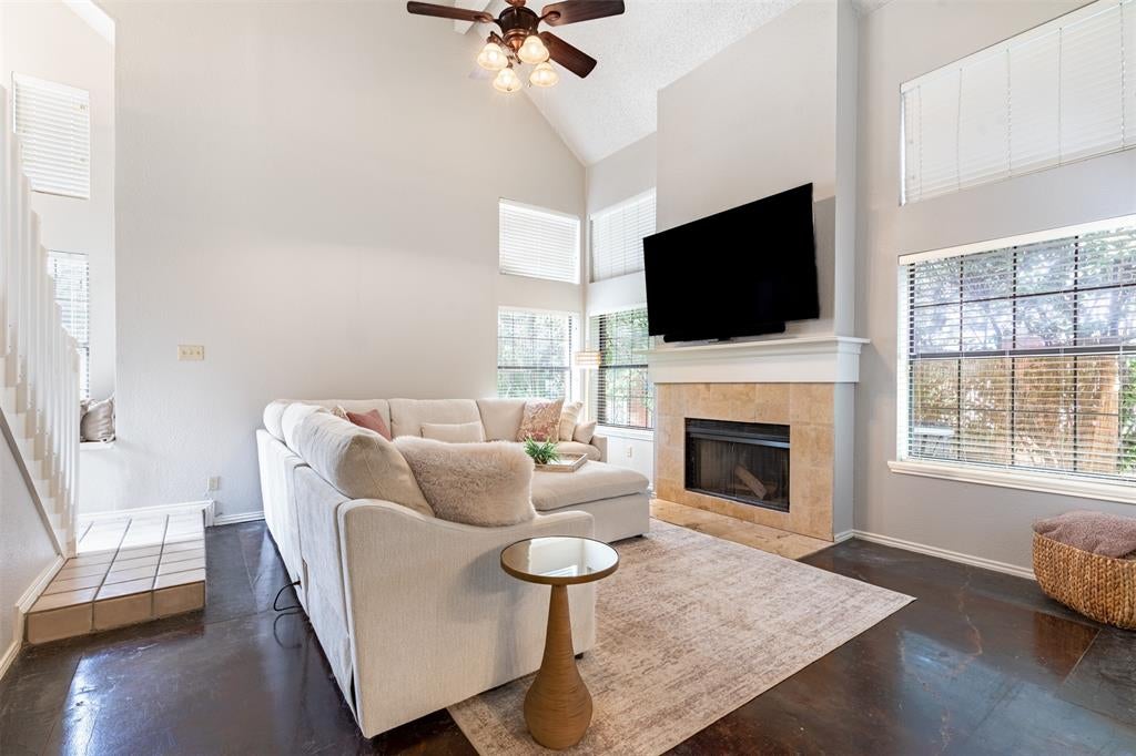 422 Santa Fe Trail 11