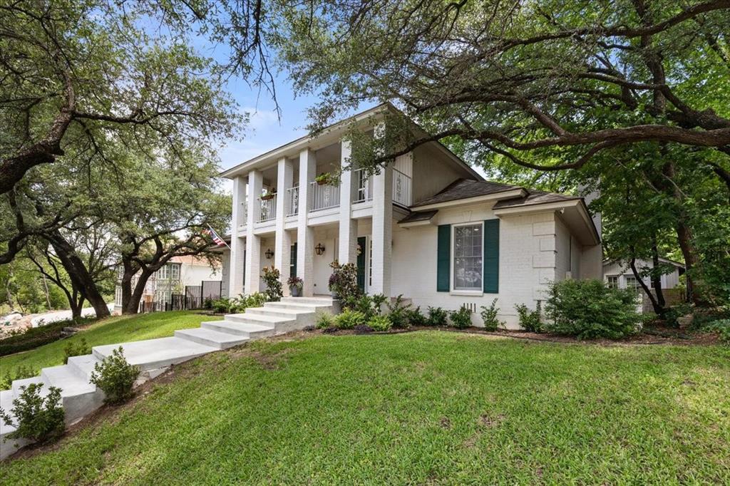 417 Hazelwood Drive W