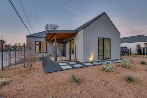 1021 Nomas Street Dallas TX 75212