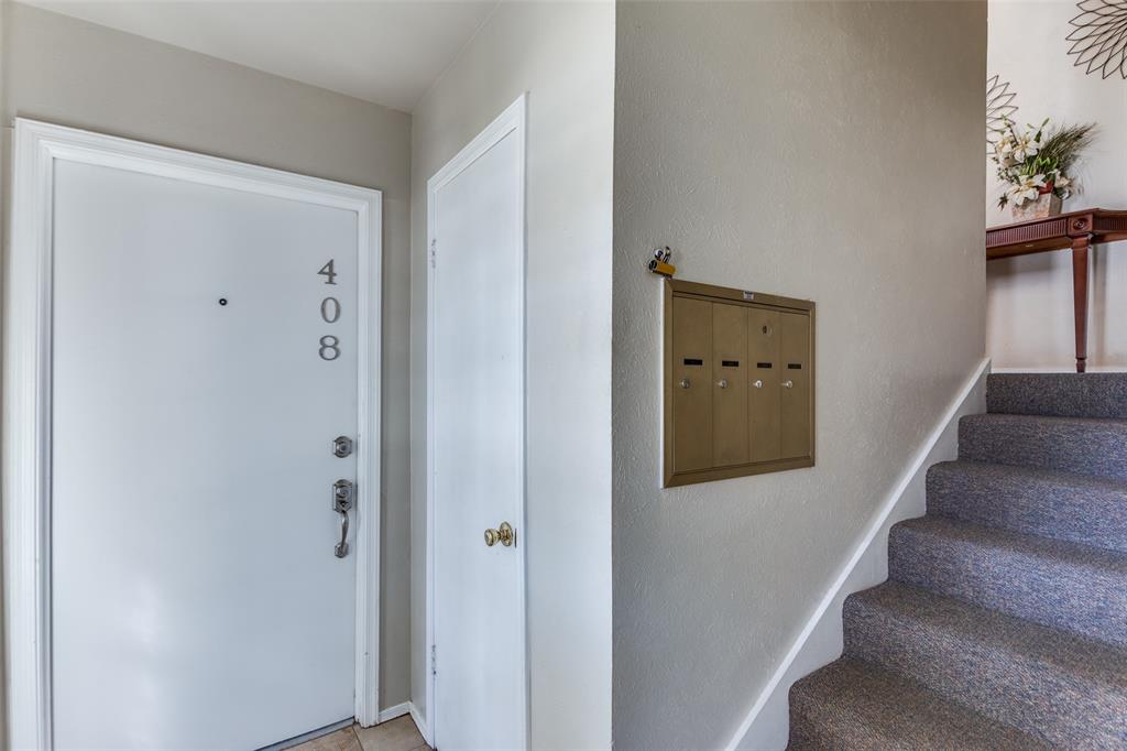 Ridglea Estate Condo - Residential