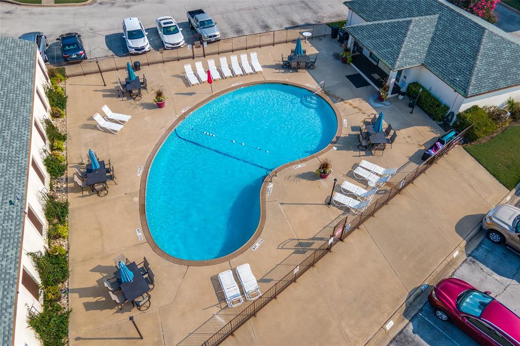 Ridglea Estate Condo - Residential