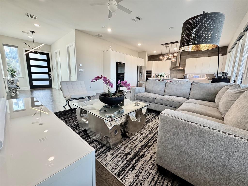 4021 Ivanhoe Lane
