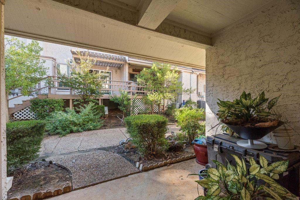 15 Oakbrook Drive