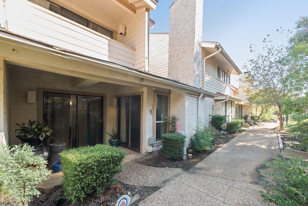 15 Oakbrook Drive