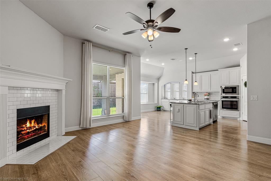 326 W Autumn Hill Bluff