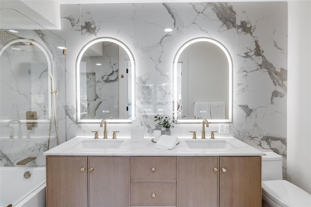 Sale St Twnhms - Residential