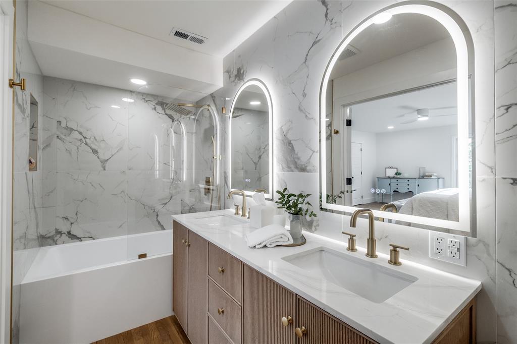 Sale St Twnhms - Residential