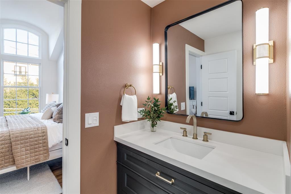 Sale St Twnhms - Residential