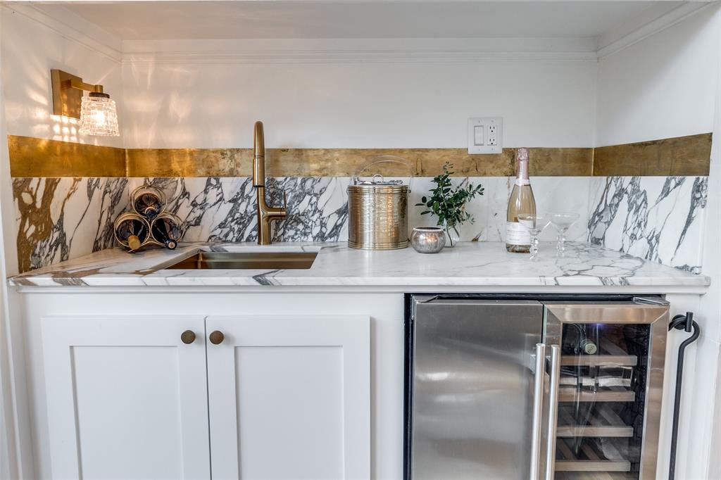 Sale St Twnhms - Residential