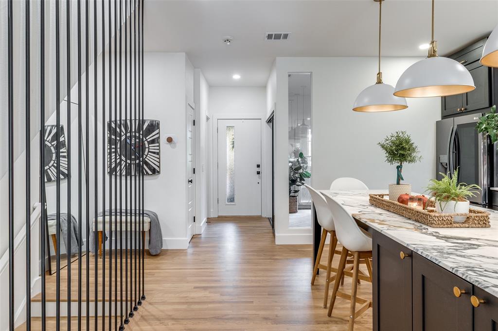 Sale St Twnhms - Residential