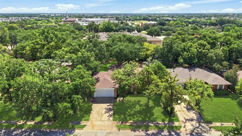 Photo of 2110 Navajo Street, Denton, TX 76209 (MLS # 21414097)