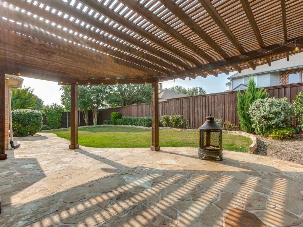 421 Shady Oaks Drive