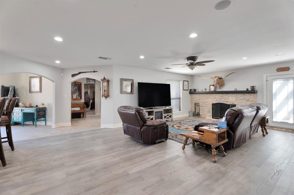 Decordova Bend Estate - Residential