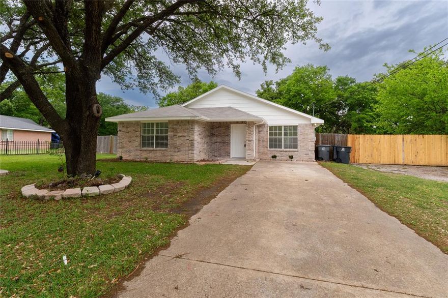 Welcome Home, a recently renovated 3-bedroom, 2-bath home situated on an oversized lot. This property features fresh interior and exterior paint, updated flooring with vinyl in the main living areas and new carpet in the primary bedroom, and a functional layout designed for everyday living.
The kitchen has been updated with quartz countertops and brand-new stainless steel appliances, offering a clean and modern feel. Both bathrooms have been refreshed to complement the overall updates.
The oversized lot provides ample outdoor space with potential for additional improvements, recreation, or entertaining.
Conveniently located with access to major highways, shopping, and dining.
Owner financing available with large down payment.