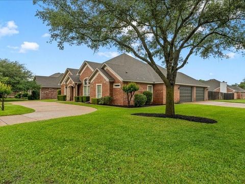 Photo of 400 Oxford Hill Road, Hewitt, TX 76643 (MLS # 21247602)