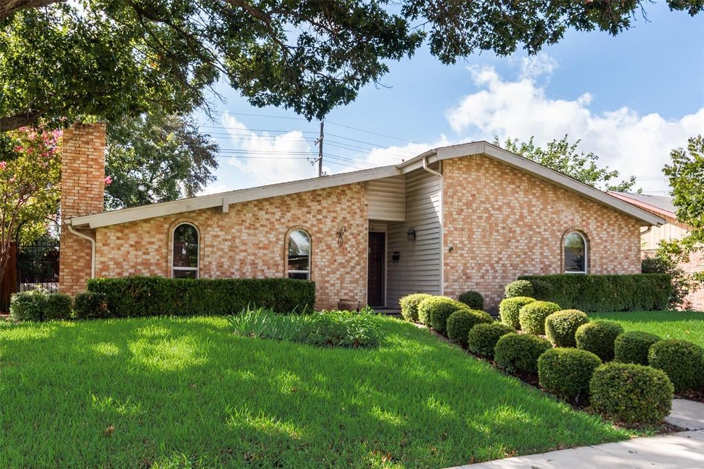 1332 Applegate Drive