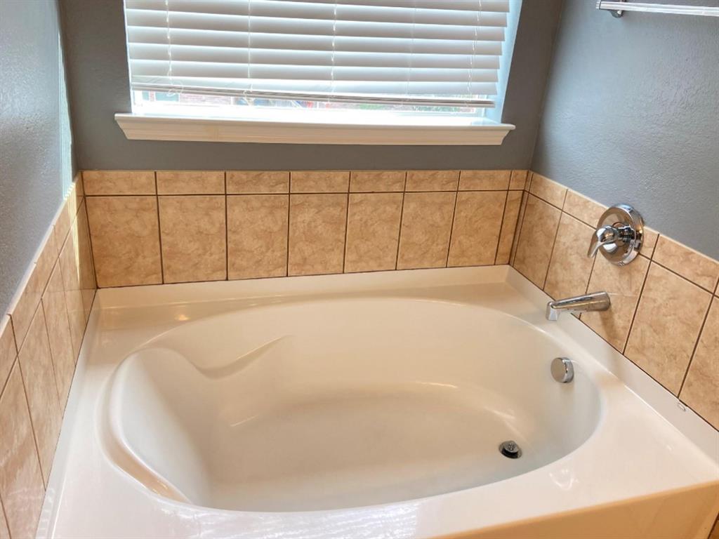 Heights at Westridge #1 The (CMC), BLK h, LOT - Residential Lease