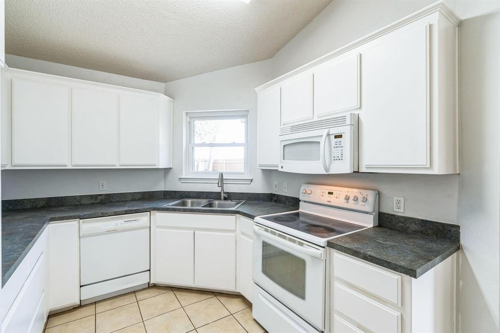 Saginaw, Texas 76179, United States, 3 Bedrooms Bedrooms, ,2 BathroomsBathrooms,Residential,Active,98125