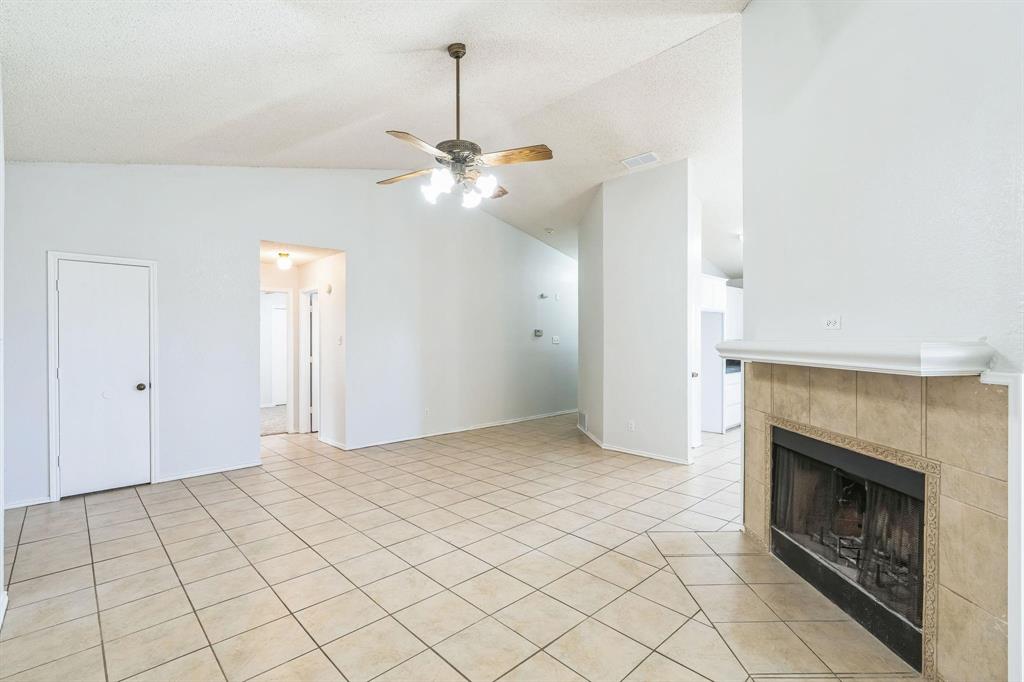 Saginaw, Texas 76179, United States, 3 Bedrooms Bedrooms, ,2 BathroomsBathrooms,Residential,Active,98125