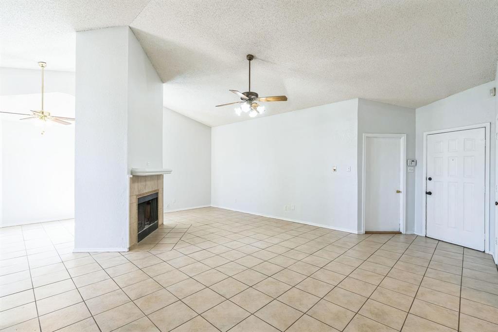 Saginaw, Texas 76179, United States, 3 Bedrooms Bedrooms, ,2 BathroomsBathrooms,Residential,Active,98125