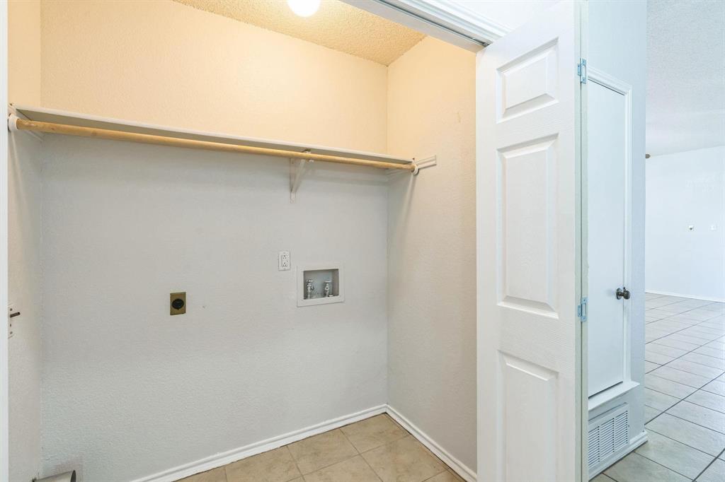 Saginaw, Texas 76179, United States, 3 Bedrooms Bedrooms, ,2 BathroomsBathrooms,Residential,Active,98125